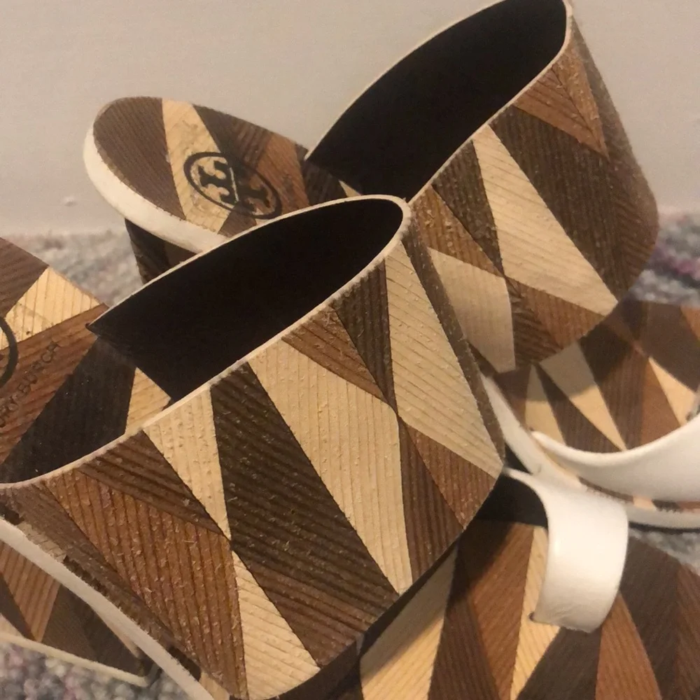 Tory Burch Brown and White Geometric Slide Heels